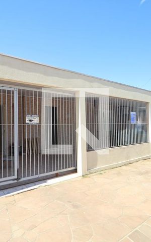 Casa à venda com 90m², 2 quartos e 2 vagasFachada