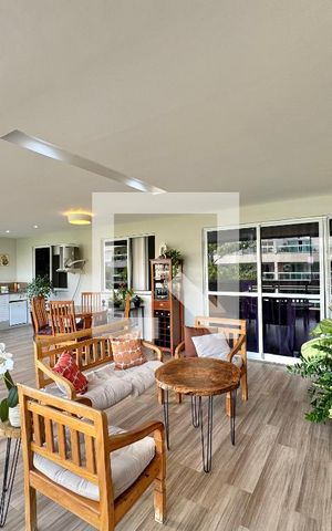 Apartamento à venda com 140m², 3 quartos e 3 vagas Apartamento à venda com 140m², 3 quartos e 3 vagasVaranda