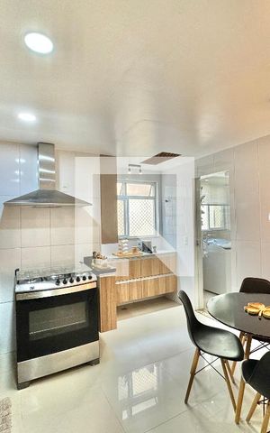 Apartamento à venda com 140m², 3 quartos e 3 vagas Apartamento à venda com 140m², 3 quartos e 3 vagasCozinha