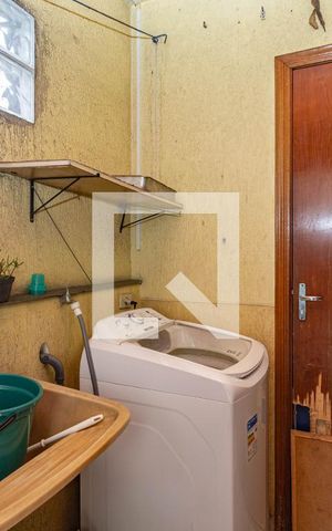 Casa à venda com 296m², 3 quartos e 2 vagas Casa à venda com 296m², 3 quartos e 2 vagasÁrea de Serviços