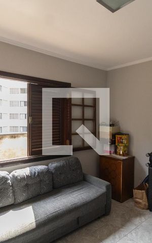 Casa à venda com 186m², 3 quartos e 2 vagas Casa à venda com 186m², 3 quartos e 2 vagasQuarto