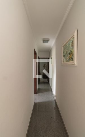 Casa à venda com 186m², 3 quartos e 2 vagas Casa à venda com 186m², 3 quartos e 2 vagasCorredor