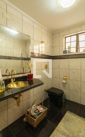 Casa à venda com 186m², 3 quartos e 2 vagas Casa à venda com 186m², 3 quartos e 2 vagasBanheiro