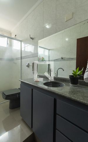 Casa à venda com 186m², 3 quartos e 2 vagas Casa à venda com 186m², 3 quartos e 2 vagasBanheiro Suíte 2