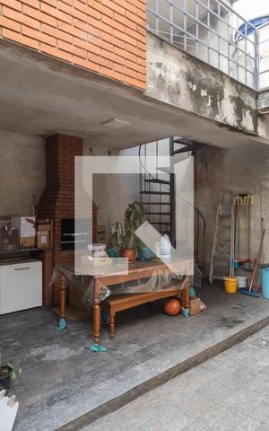 Casa à venda com 186m², 3 quartos e 2 vagas Casa à venda com 186m², 3 quartos e 2 vagasChurrasqueira