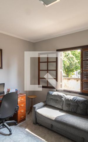 Casa à venda com 186m², 3 quartos e 2 vagas Casa à venda com 186m², 3 quartos e 2 vagasQuarto