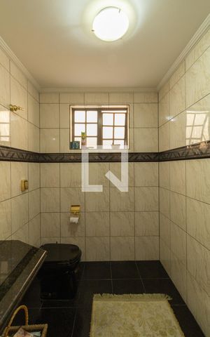 Casa à venda com 186m², 3 quartos e 2 vagas Casa à venda com 186m², 3 quartos e 2 vagasBanheiro
