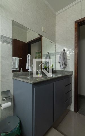 Casa à venda com 186m², 3 quartos e 2 vagas Casa à venda com 186m², 3 quartos e 2 vagasBanheiro Suíte 2