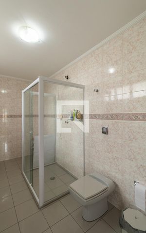 Casa à venda com 186m², 3 quartos e 2 vagas Casa à venda com 186m², 3 quartos e 2 vagasBanheiro Suíte 1