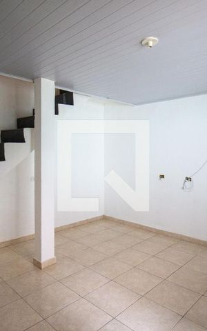 Casa à venda com 69m², 1 quarto e sem vaga Casa à venda com 69m², 1 quarto e sem vagaSala