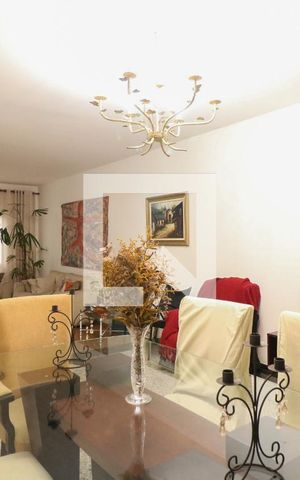 Casa à venda com 223m², 3 quartos e 2 vagas Casa à venda com 223m², 3 quartos e 2 vagasSala de Jantar