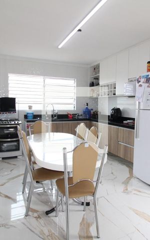 Casa à venda com 144m², 3 quartos e 2 vagasCozinha