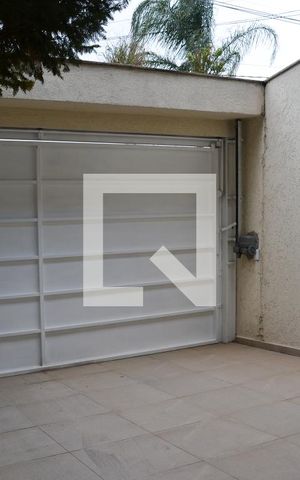 Casa à venda com 221m², 4 quartos e 4 vagasFachada