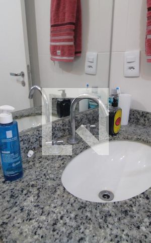 Apartamento à venda com 67m², 2 quartos e 1 vagaPia banheiro comum