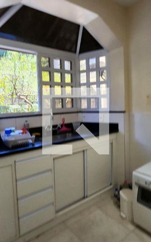 Casa à venda com 600m², 6 quartos e 3 vagas Casa à venda com 600m², 6 quartos e 3 vagasCasa 2 - Sala