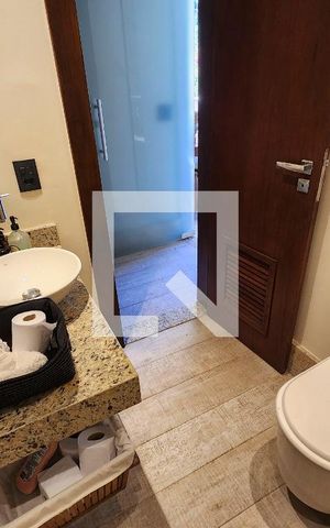 Casa à venda com 600m², 6 quartos e 3 vagas Casa à venda com 600m², 6 quartos e 3 vagasLavabo 3