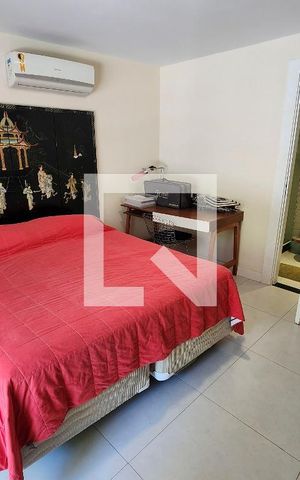 Casa à venda com 600m², 6 quartos e 3 vagas Casa à venda com 600m², 6 quartos e 3 vagasCasa 2 - Suíte
