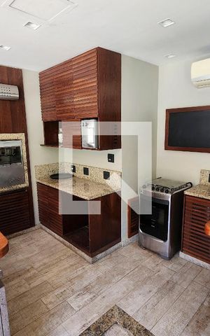 Casa à venda com 600m², 6 quartos e 3 vagas Casa à venda com 600m², 6 quartos e 3 vagasÁrea Gourmet