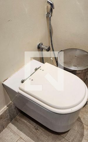 Casa à venda com 600m², 6 quartos e 3 vagas Casa à venda com 600m², 6 quartos e 3 vagasLavabo 3