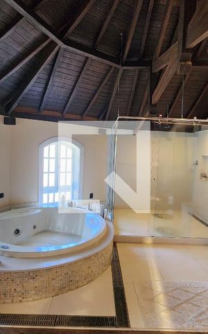 Casa à venda com 600m², 6 quartos e 3 vagas Casa à venda com 600m², 6 quartos e 3 vagasBanheiro da Suíte 3