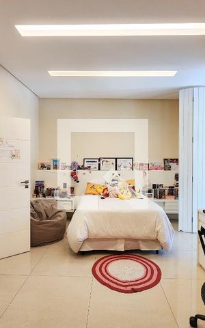 Casa à venda com 600m², 6 quartos e 3 vagas Casa à venda com 600m², 6 quartos e 3 vagasSuíte 2