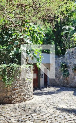 Casa à venda com 600m², 6 quartos e 3 vagas Casa à venda com 600m², 6 quartos e 3 vagasÁrea Externa