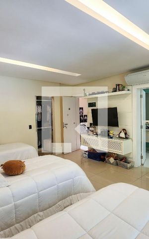 Casa à venda com 600m², 6 quartos e 3 vagas Casa à venda com 600m², 6 quartos e 3 vagasSuíte 1
