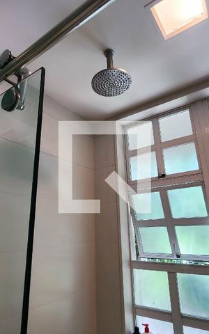Casa à venda com 600m², 6 quartos e 3 vagas Casa à venda com 600m², 6 quartos e 3 vagasBanheiro da Suíte 1