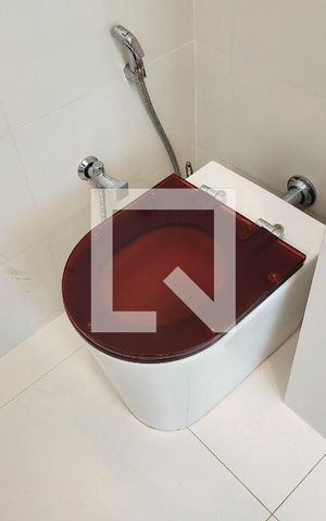 Casa à venda com 600m², 6 quartos e 3 vagas Casa à venda com 600m², 6 quartos e 3 vagasBanheiro da Suíte 2