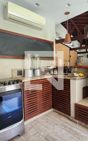Casa à venda com 600m², 6 quartos e 3 vagas Casa à venda com 600m², 6 quartos e 3 vagasÁrea Gourmet