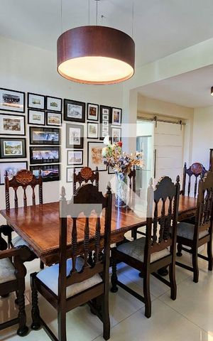 Casa à venda com 600m², 6 quartos e 3 vagas Casa à venda com 600m², 6 quartos e 3 vagasSala de Jantar