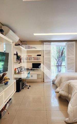 Casa à venda com 600m², 6 quartos e 3 vagas Casa à venda com 600m², 6 quartos e 3 vagasSuíte 1