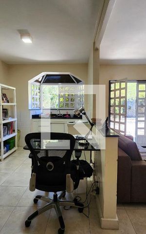 Casa à venda com 600m², 6 quartos e 3 vagas Casa à venda com 600m², 6 quartos e 3 vagasCasa 2 - Sala