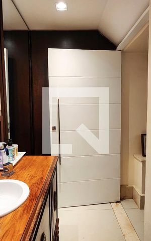 Casa à venda com 600m², 6 quartos e 3 vagas Casa à venda com 600m², 6 quartos e 3 vagasLavabo 1