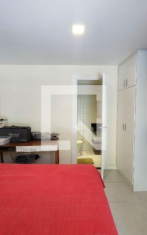 Casa à venda com 600m², 6 quartos e 3 vagas Casa à venda com 600m², 6 quartos e 3 vagasCasa 2 - Suíte