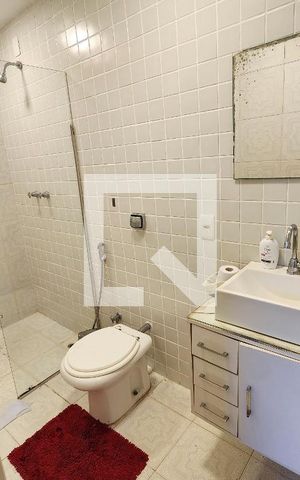 Casa à venda com 600m², 6 quartos e 3 vagas Casa à venda com 600m², 6 quartos e 3 vagasLavabo 2