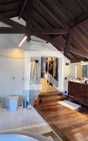 Casa à venda com 600m², 6 quartos e 3 vagas Casa à venda com 600m², 6 quartos e 3 vagasBanheiro da Suíte 3