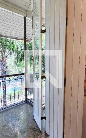 Casa à venda com 600m², 6 quartos e 3 vagas Casa à venda com 600m², 6 quartos e 3 vagasSuíte 2