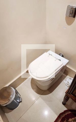 Casa à venda com 600m², 6 quartos e 3 vagas Casa à venda com 600m², 6 quartos e 3 vagasLavabo 1