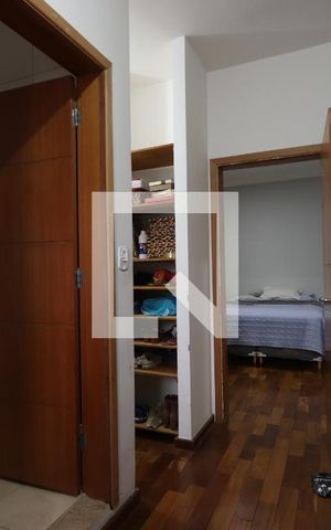 Casa à venda com 352m², 5 quartos e 2 vagasCloset