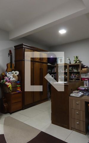 Casa à venda com 352m², 5 quartos e 2 vagasQuarto 4 (escritório)