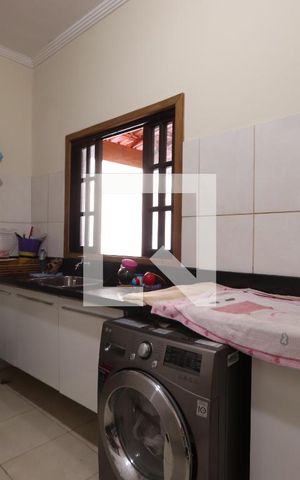 Casa à venda com 352m², 5 quartos e 2 vagasLavanderia
