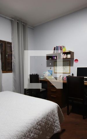 Casa à venda com 352m², 5 quartos e 2 vagasQuarto 5