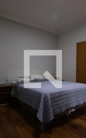 Casa à venda com 352m², 5 quartos e 2 vagasSuíte