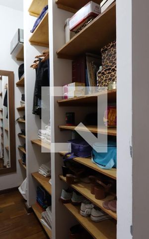 Casa à venda com 352m², 5 quartos e 2 vagasCloset