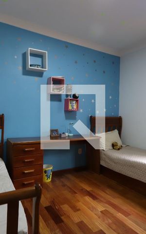 Casa à venda com 352m², 5 quartos e 2 vagasQuarto 2