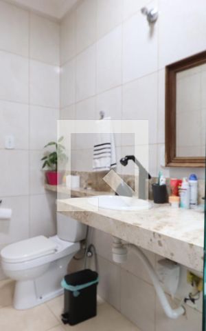 Casa à venda com 352m², 5 quartos e 2 vagasBanheiro Social