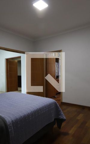 Casa à venda com 352m², 5 quartos e 2 vagasSuíte