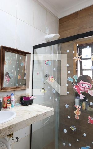 Casa à venda com 352m², 5 quartos e 2 vagasBanheiro Social