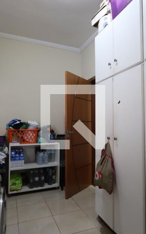 Casa à venda com 352m², 5 quartos e 2 vagasLavanderia